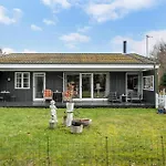Vakantiehuis 3 Bedroom Gorgeous In *